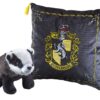 Harry Potter - Peluche E Cuscino Di Tassorosso Noble Collection