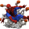 Marvel Gallery Statua Spider-Man con Bombe di Zucca 17 cm Diamond Select