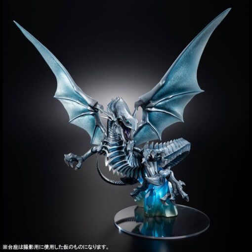 Yu-gi-oh! Duel Monsters Art Works Monsters Pvc Statua Blue Eyes White Dragon Holographic Edition 28 Cm Megahouse