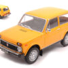 WHITEBOX WB124070 LADA NIVA DARK YELLOW 1:24 Modellino