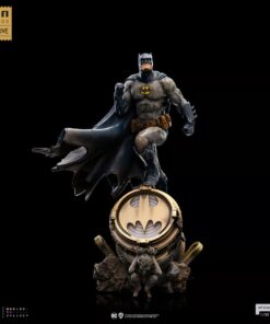 Dc Comics: Batman On Bat-signal 1:10 Scale Statua - Ccxp23 Esclusiva Iron Studios
