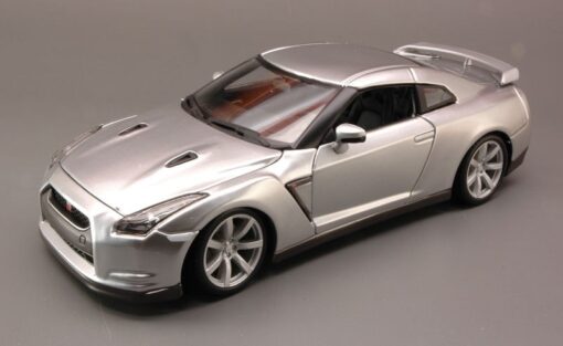 BBURAGO BU12079S NISSAN GTR 2009 SILVER 1:18 Modellino