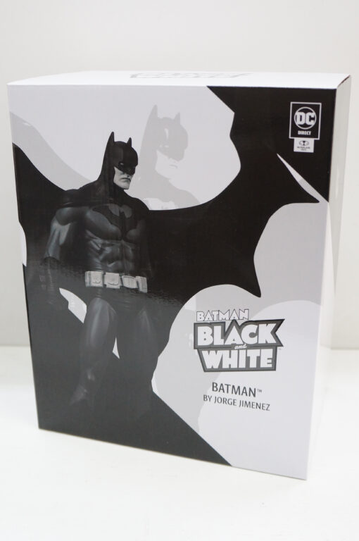 Dc Direct Resin Statua Batman Black & White Batman (by Jorge Jimenez) 27 Cm Mcfarlane Toys (Spedito in 24 ore)