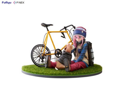 Laid Back Camp F:nex Pvc Statua 1/7 Nadeshiko Kagamihara 13 Cm Furyu