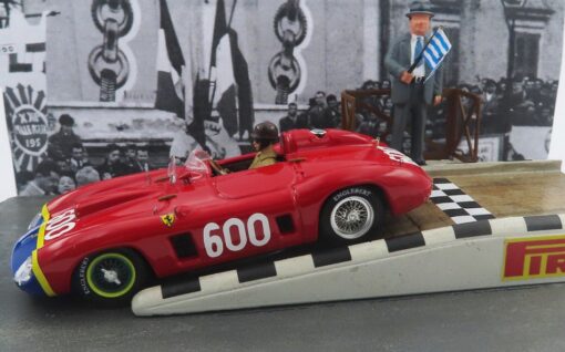 ART MODEL AM0454D FERRARI 290 MM N.600 MILLE MIGLIA 1956 J.M.FANGIO START DIORAMA 1:43 Modellino